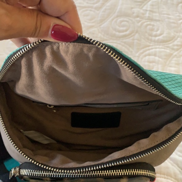 Steve Madden multi color crossbody bag - Picture 6 of 6